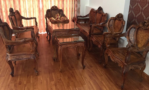 Thiết kế phòng khách kết hợp với bộ bàn ghế gỗ Cẩm Lai