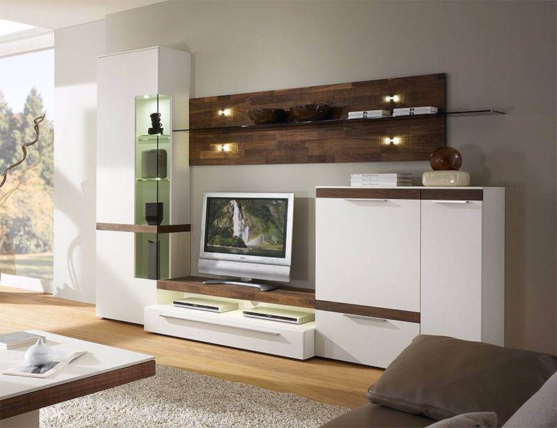 Nên chọn kệ tivi phòng khách thiết kế đa năng cho phòng khách 