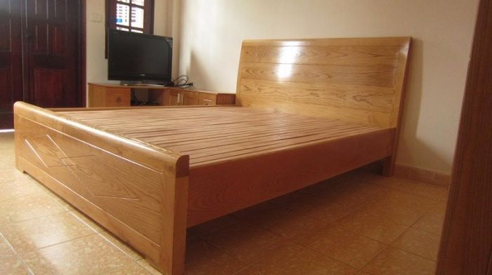 Giường ngủ gỗ sồi phong cách hiện đại