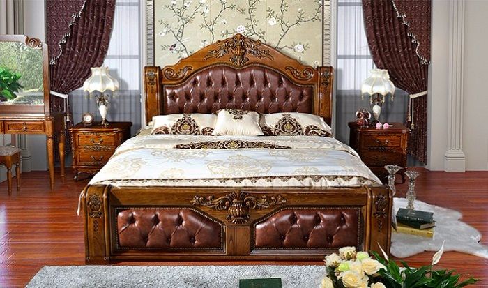 Giường cổ điển thường được làm từ các loại gỗ tự nhiên quý như gỗ sồi, gỗ sưa...