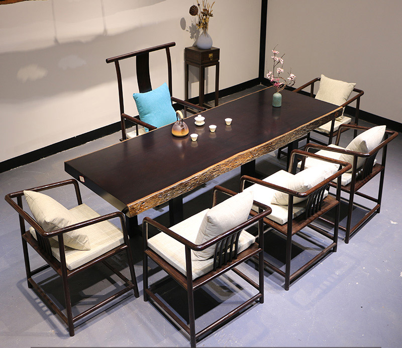 Mẫu bàn trà với 5 ghế mặt bàn có kích thước : 240cm x 78cm x 8cm