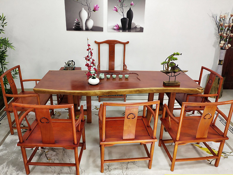 Bộ bàn ghế gỗ Hương đơn giản mang đậm tính nghệ thuật