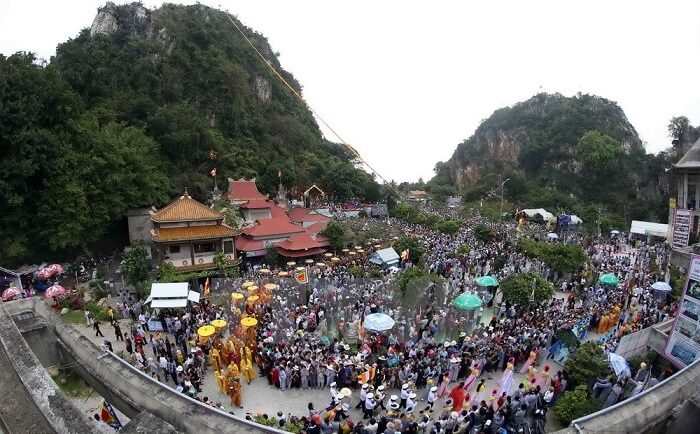 Lễ hội Quán Thế Âm Bồ Tát ở ngũ hành sơn ( Nguồn báo Bình Phước )