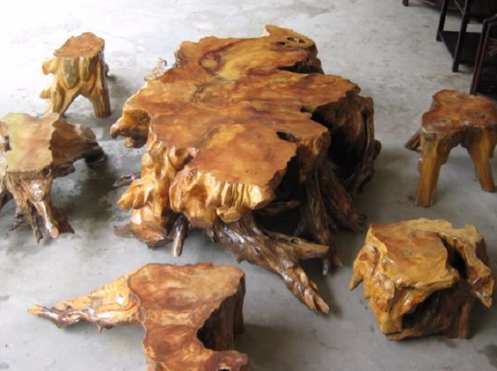Bàn ghế từ gỗ lũa đẹp tự nhiên đã qua ban tay của các nghệ nhân